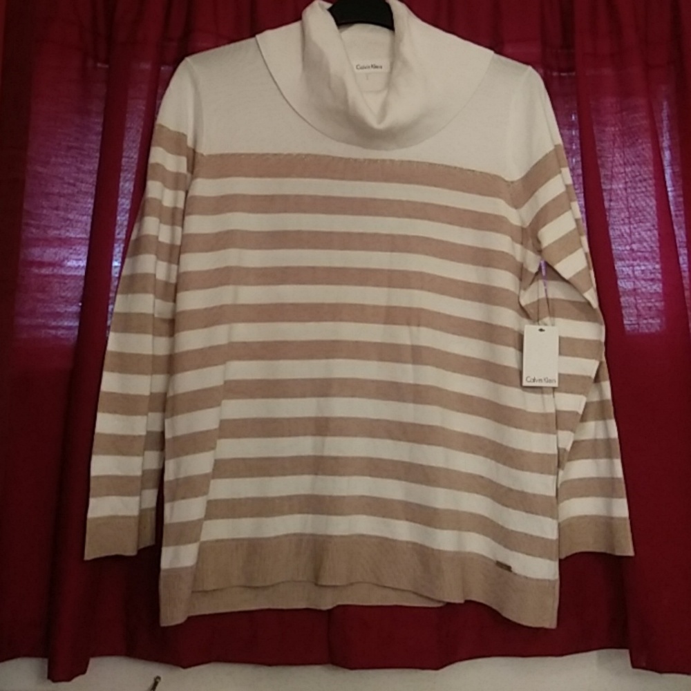 Calvin Klein sweater tan and cream light weight.